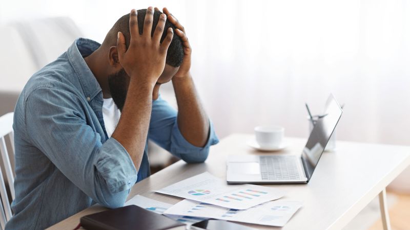 Executive experiencing stress at work – executive burnout symptoms